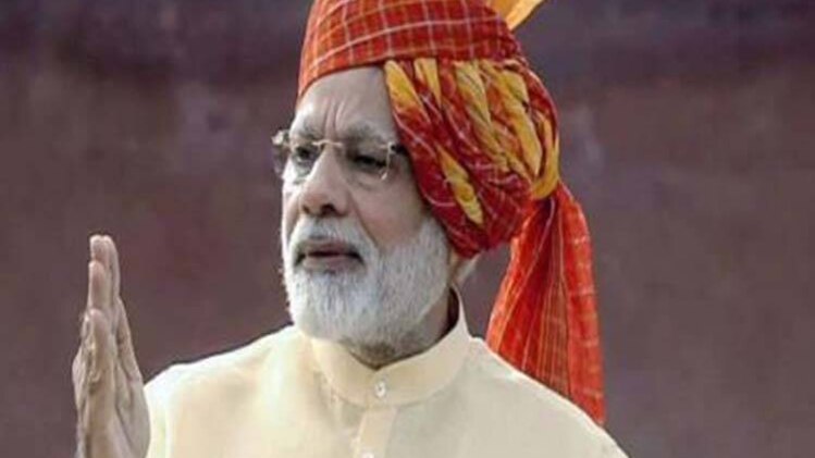 पीएम मोदी ने कैबिनेट में प्रशासनिक अधिकारियों को दी है तरजीह