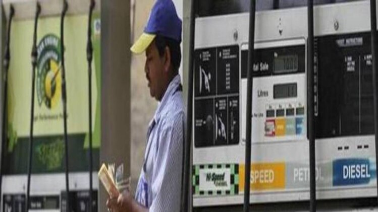 3 महीने में 7 रुपए बढ़ी पेट्रोल की कीमत