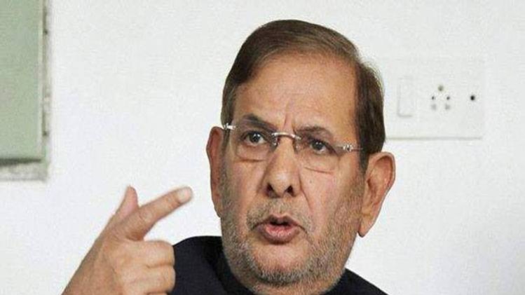 जेडीयू के बागी नेता शरद यादव 