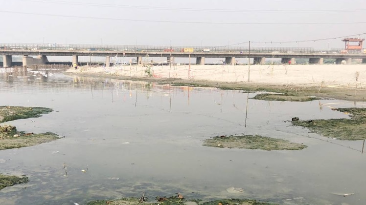 छठ घाटों पर पानी की कमी