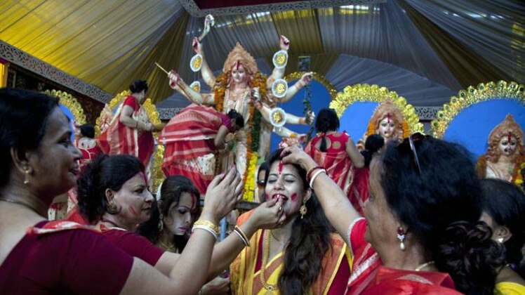 बंगाल में धूमधाम से मनी दुर्गा पूजा 