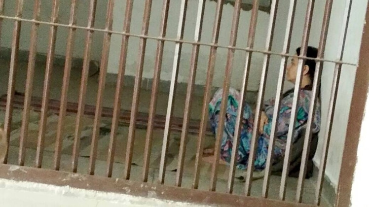 अब जेल में हनीप्रीत को खुद एक तीमारदार की ज़रूरत है