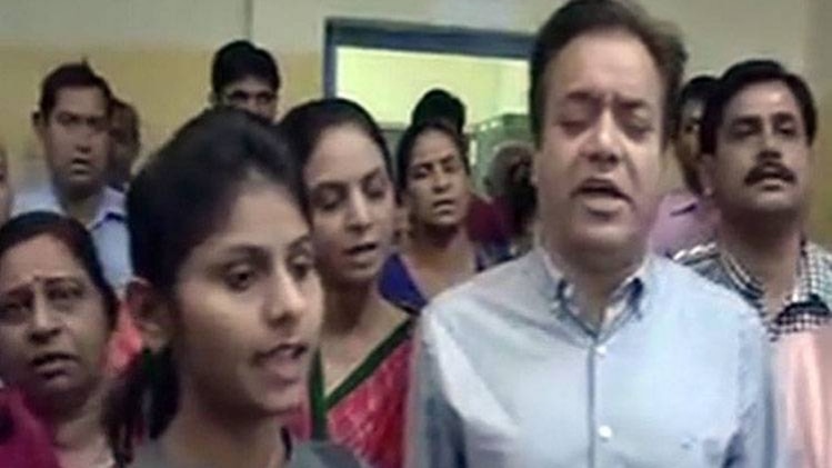 जयपुर नगर निगम में सभी अधिकारियों को राष्ट्रगान और राष्ट्रगीत गाने का आदेश दिया गया है 