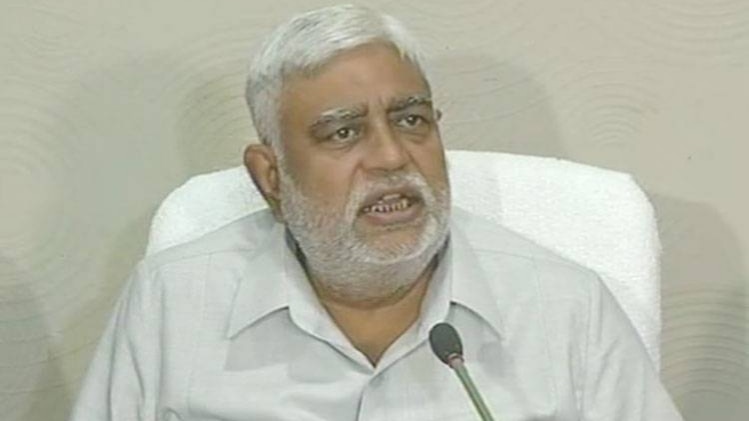 कैबिनेट के फैसले की जानकारी देते मंत्री प्रेम प्रकाश पांडे