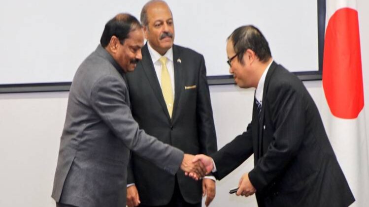 चेक रिपब्लिक में कई समझौतों पर हस्ताक्षर