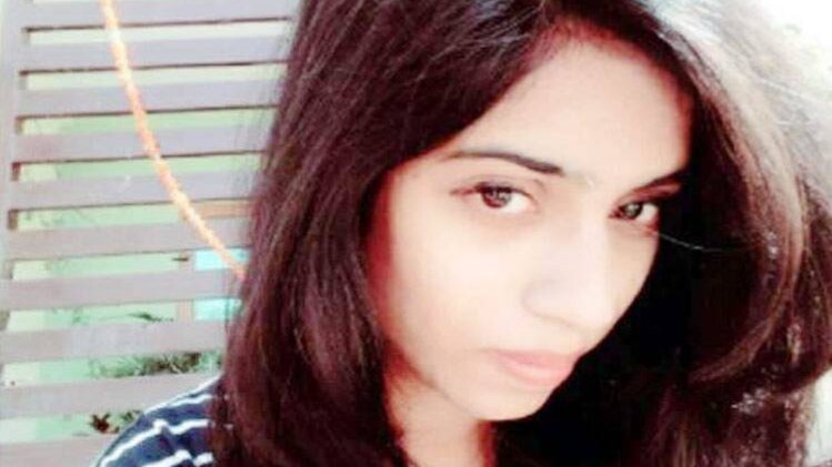 शिखा शर्मा.