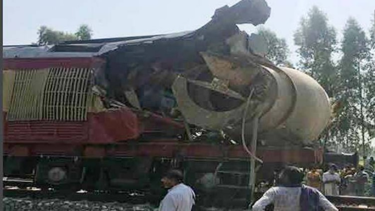 ट्रेन ड्राइवर की मौके पर मौत हो गई