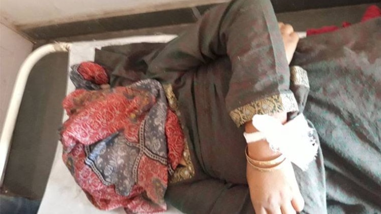 त्राल में महिलाओं पर हमला