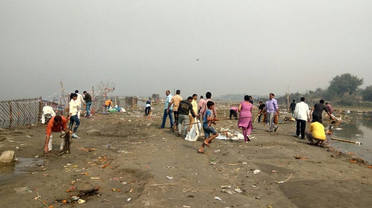 घाटों की सफाई में राजनीति 