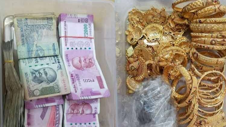 चोरी किया करोड़ों का जेवर 