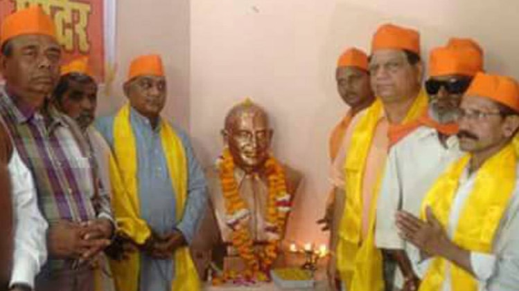  हिन्दू महासभा के नाथूराम गोडसे का मंदिर बनाने से मचा बवाल