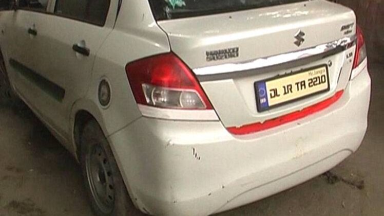 कार में सवार थे 5 युवक 