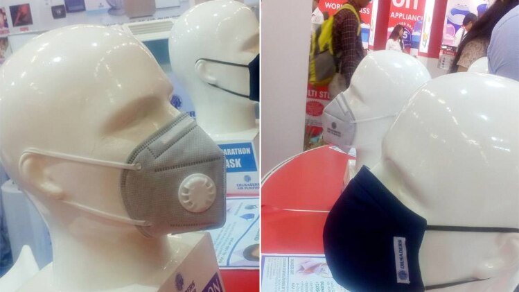 ट्रेड फेयर में मिल रहा है जिप-अप मास्क