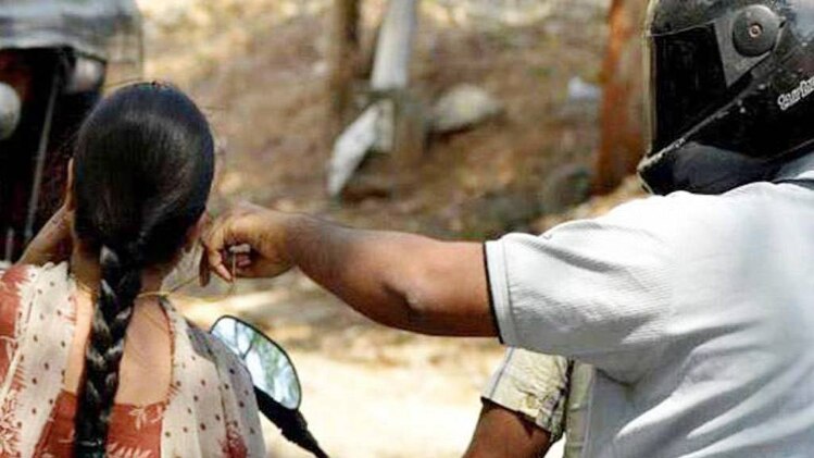 दिल्ली में बढ़ रही स्नैचिंग की घटनाएं