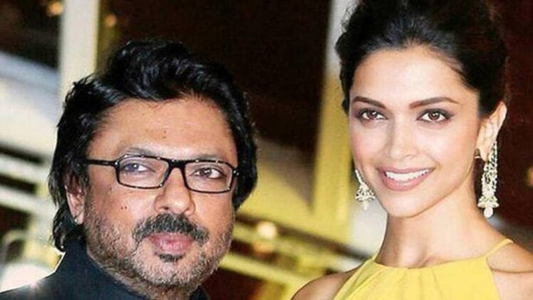 भंसाली और दी‍पि‍का के सिर पर रखा था इनाम 