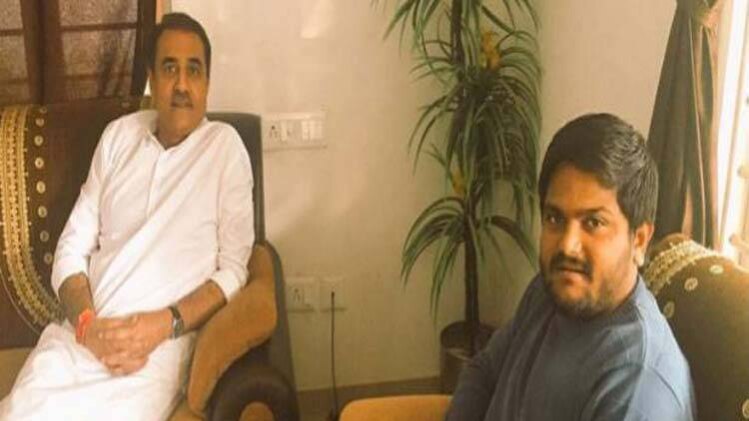 प्रफुल्ल पटेल और हार्दिक पटेल 