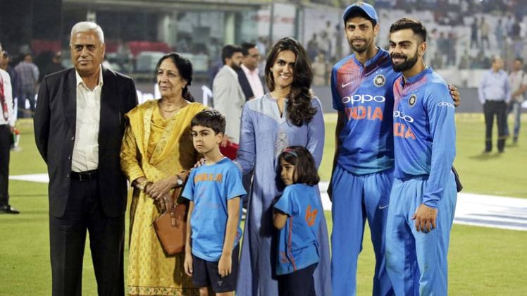 आशीष नेहरा फैमिली