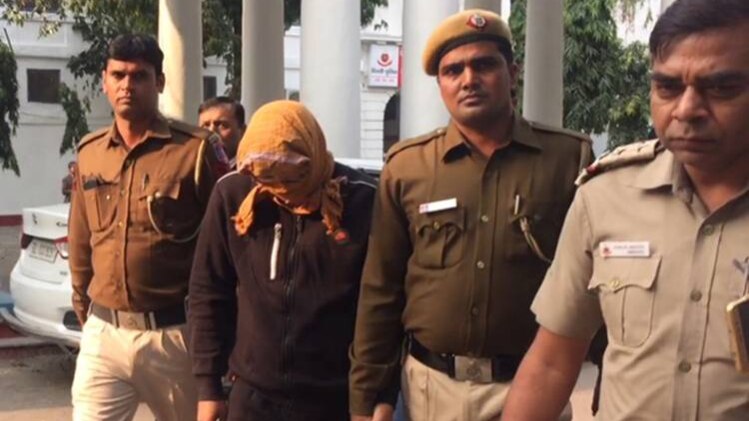 फर्जी वेबसाइट बना लाखों लूटने वाला DU से LLM की पढ़ाई कर रहा है