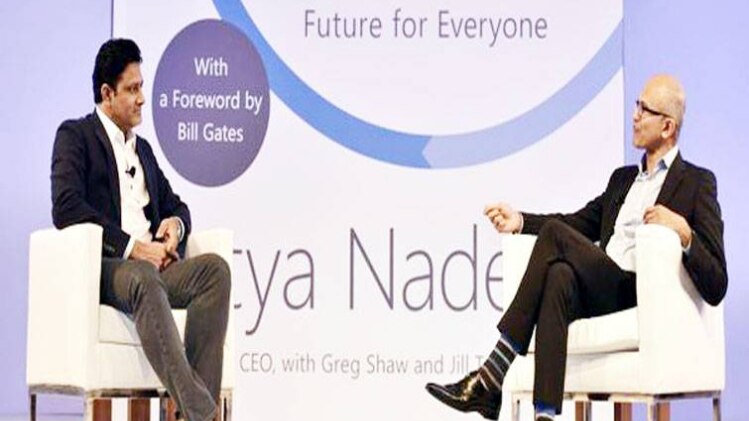 अनिल कुंबले सत्या नडेला के साथ 