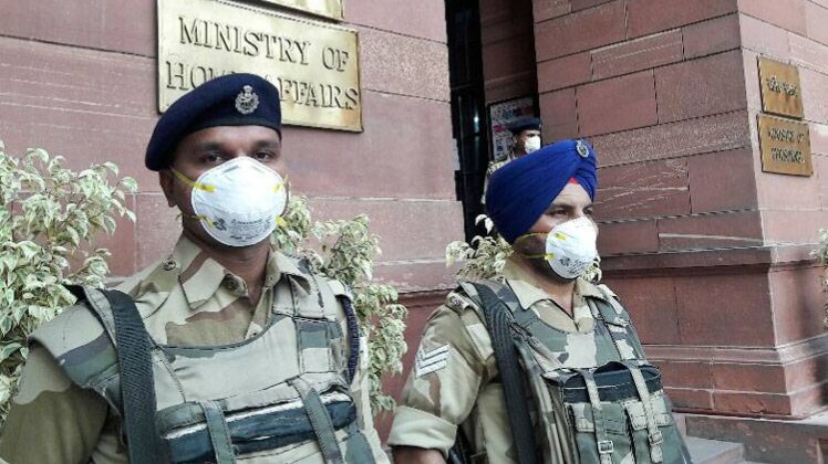 गृह मंत्रालय की सुरक्षा में तैनात जवान 