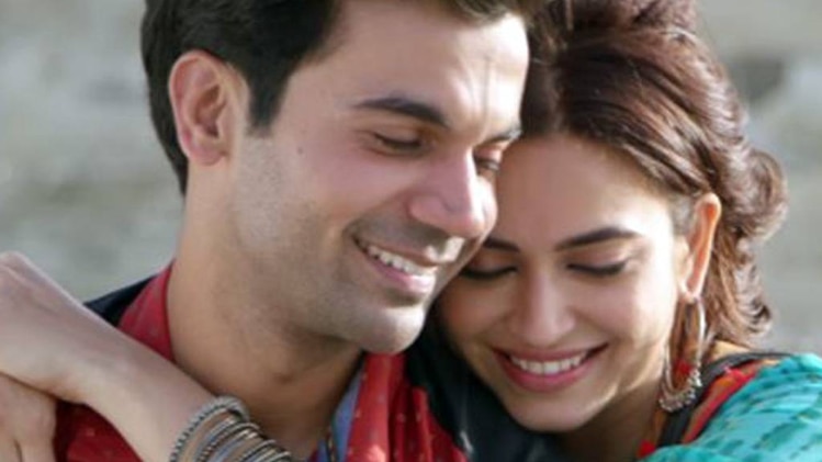 फिल्म के सीन में राजकुमार राव और कीर्ति खरबंदा 