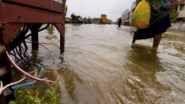 भारी बारिश से चेन्नई में जनजीवन प्रभावित