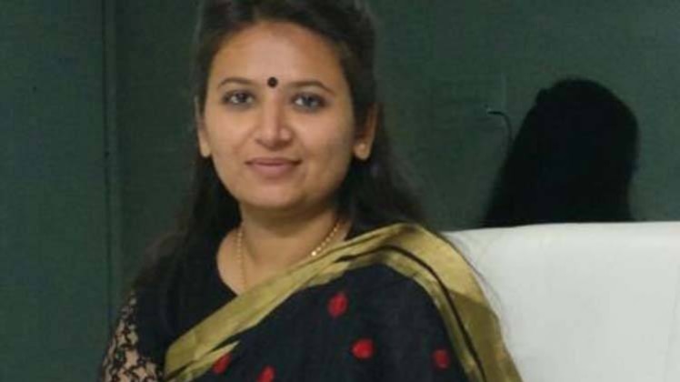 रेशमा पटेल ने की शिकायत