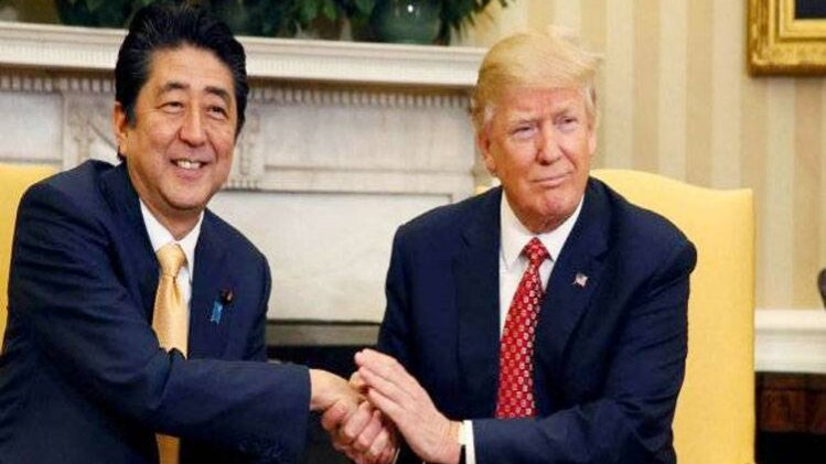 जापानी पीएम शिंजो आबे और अमेरिकी राष्ट्रपति डोनाल्ड ट्रंप (फाइल फोटो)