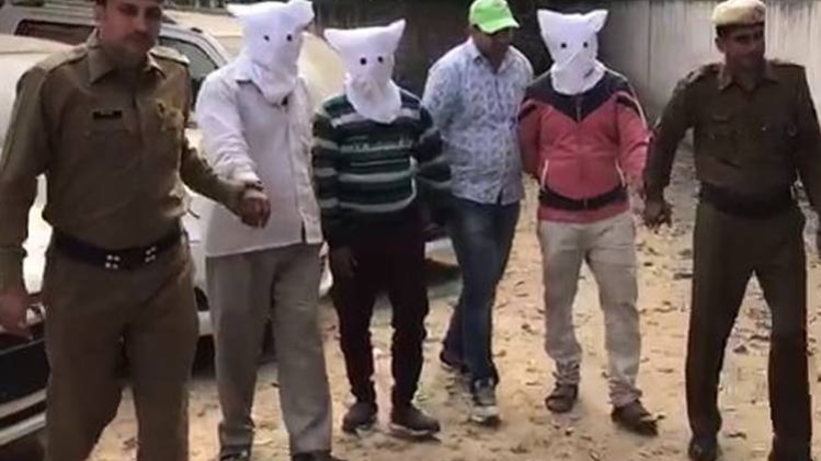 गुरुग्राम में करते वारदात और बाइक से भाग जाते दिल्ली