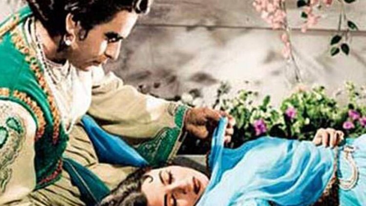मुगले आजम के सीन दिलीप कुमार और मधुबाला 