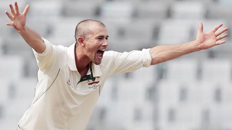 एस्टन एगर