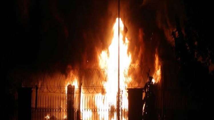 अलवर के बहरोड में भीषण आग