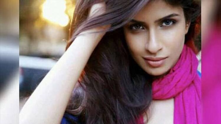 एनी दिव्या