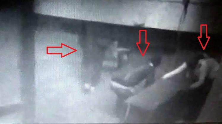 पुलिस सीसीटीवी फुटेज के आधार पर आरोपियों की तलाश कर रही है