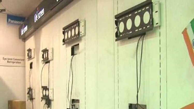 चोरी के बाद खाली दुकान