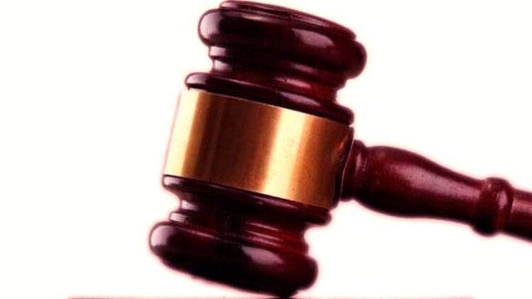  2-2 लाख रुपये का जुर्माना भी लगाया