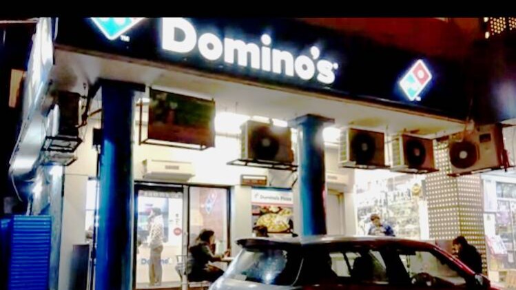 पुलिस को कर्मचारियों पर ही है शक