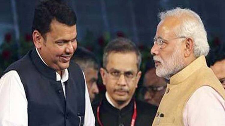 महाराष्ट्र के मुख्यमंत्री देवेंद्र फडणवीस पीएम नरेंद्र मोदी के साथ