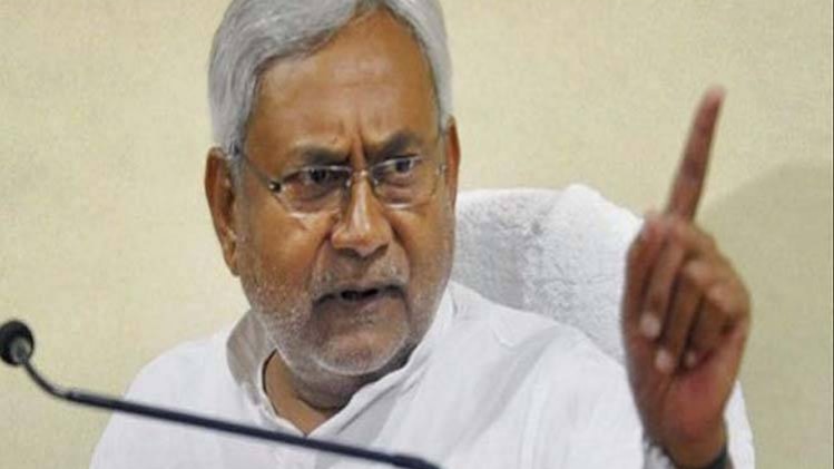 हड़ताल पर बैठे स्‍वास्‍थ्‍यकर्मी 