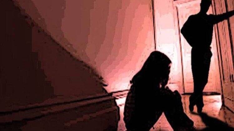 दोनों ने पार्टनरशिप में नर्सिंग होम खोल रखा है