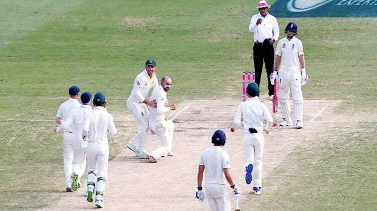 जश्न मनाते हुए ऑस्ट्रेलियाई खिलाड़ी