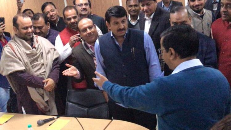 सीलिंग पर आर-पार