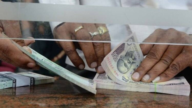 SBI बेसिक सेविंग्स अकाउंट पर मिनिमम बैलेंस चार्ज नहीं लगता 