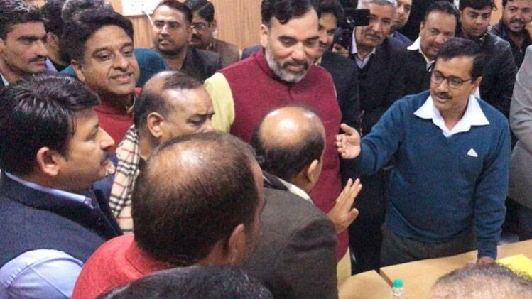 सीलिंग मुद्दे पर बैठक के दौरान हुई तीखी बहस