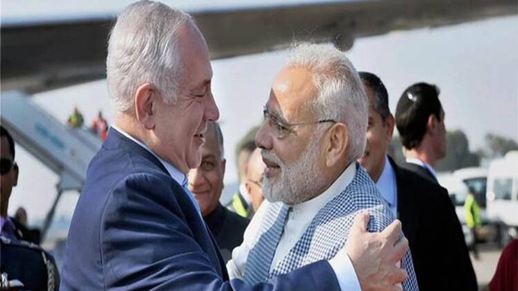 इजरायल पीएम नेतन्याहू का पीएम नरेंद्र मोदी ने गले लगातर स्वागत किया