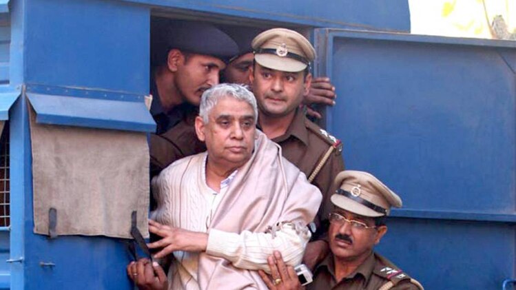 बुधवार को रोहतक कोर्ट में रामपाल की पेशी नहीं हो पाई (फाइल फोटो)