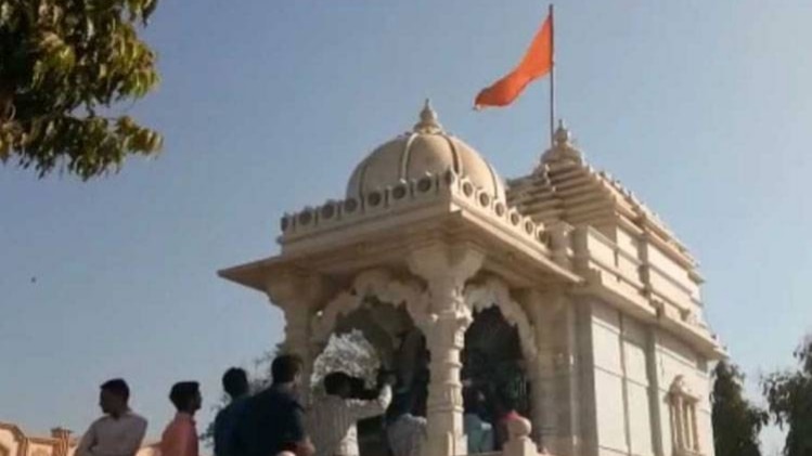 दलितों ने रैली निकाली ओर मंदिर में प्रवेश किया