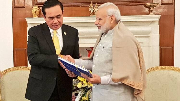 थाईलैंड के पीएम के साथ मोदी