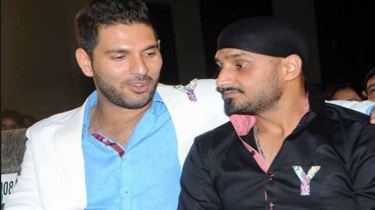 युवराज सिंह के साथ हरभजन (फाइल फोटो)