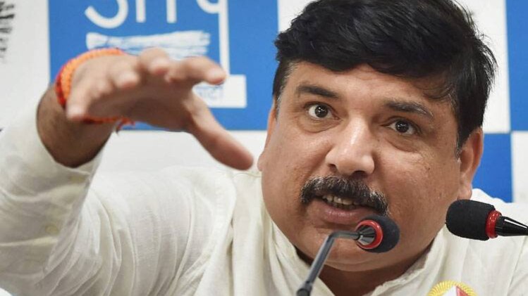 प्रेस कॉन्फ्रेंस करते संजय सिंह 